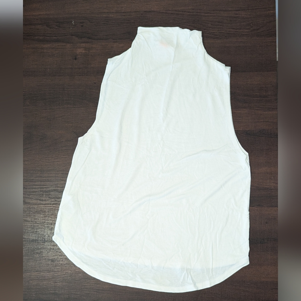 Babaton -  sleeveless mockneck top